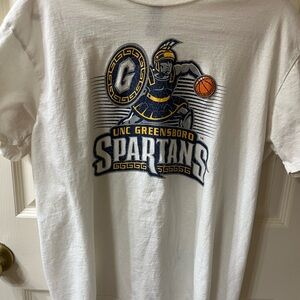 MAKE AN OFFER MUST GO: Vintage UNCG Basketball T-shirt